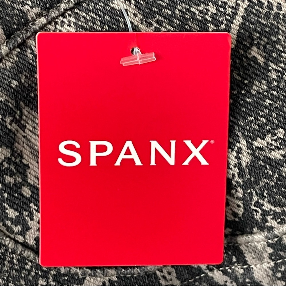 SPANX Snake Print Leggings in Gray and Black - Picture 4 of 11